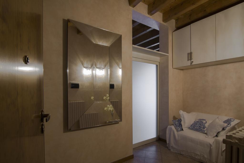 Garda Elite Maison Lägenhet Desenzano del Garda Exteriör bild